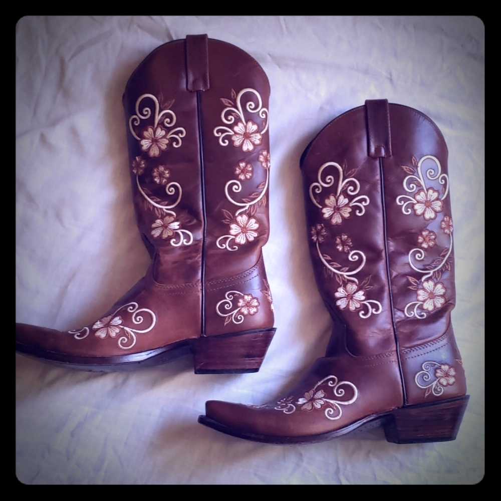 Gypsy Rose Floral Stitch Leather Boots